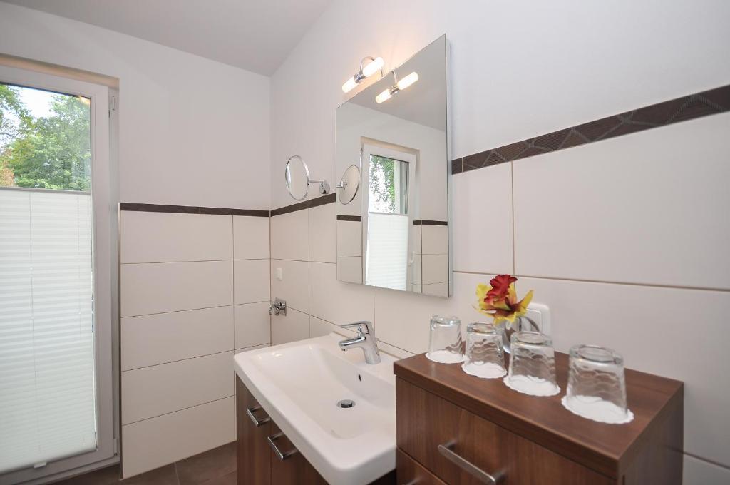 Apartmenthaus Kleiner Falke Binz Rum bild